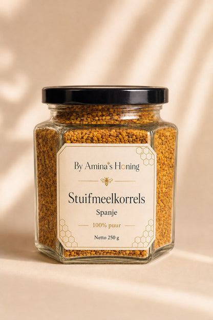 By Amina's Honing stuifmeelkorrels bijenpollen 250 g – voorkant, glazen pot vol korrels met etiket Spanje, 100% puur